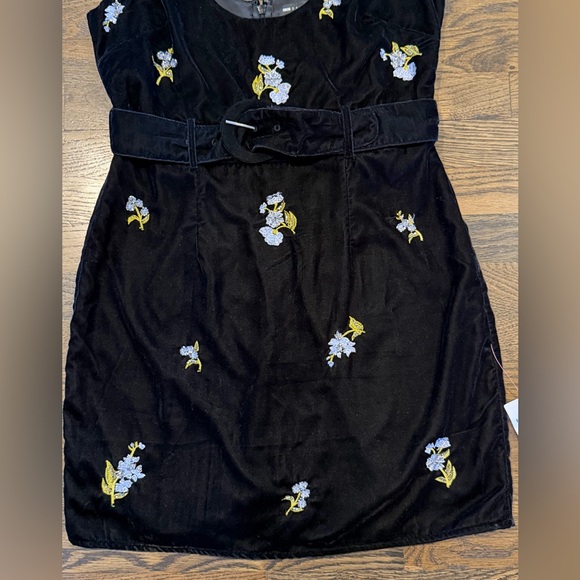 ASOS DESIGN Velvet Floral Embroidered Mini Dress Size 8 Beaded Belted Party - Picture 3 of 10